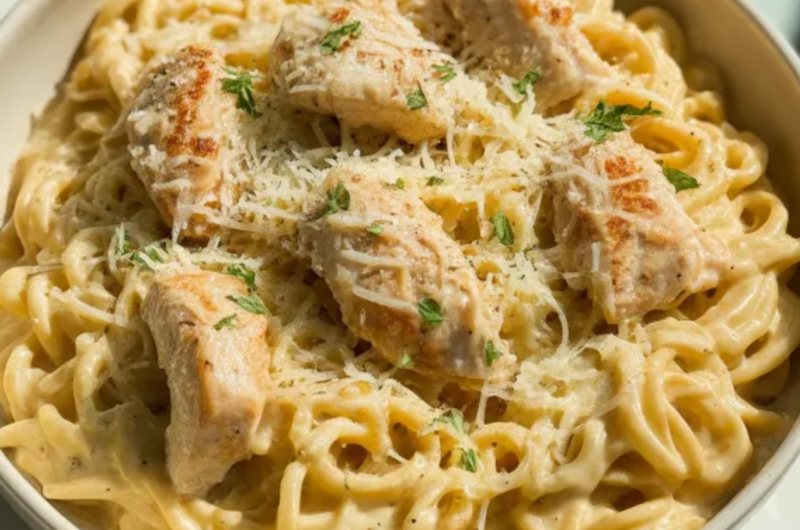 One-Pot Chicken Alfredo Pasta