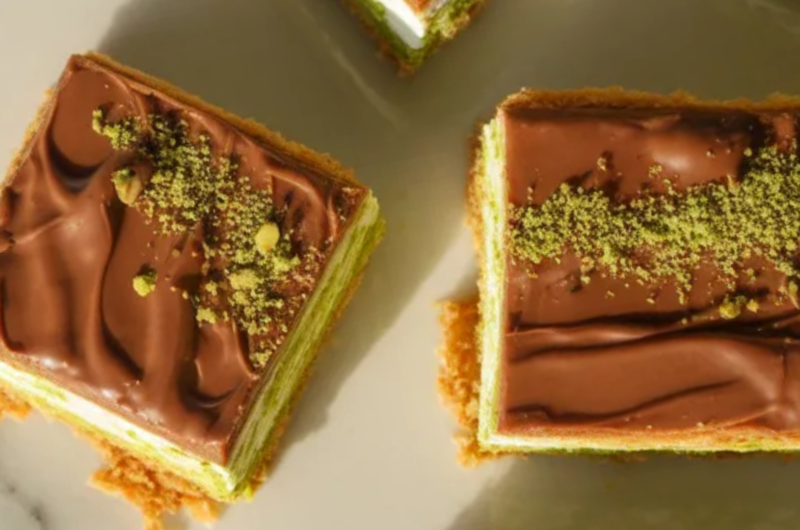 Pistachio Kunafa Chocolate Bars